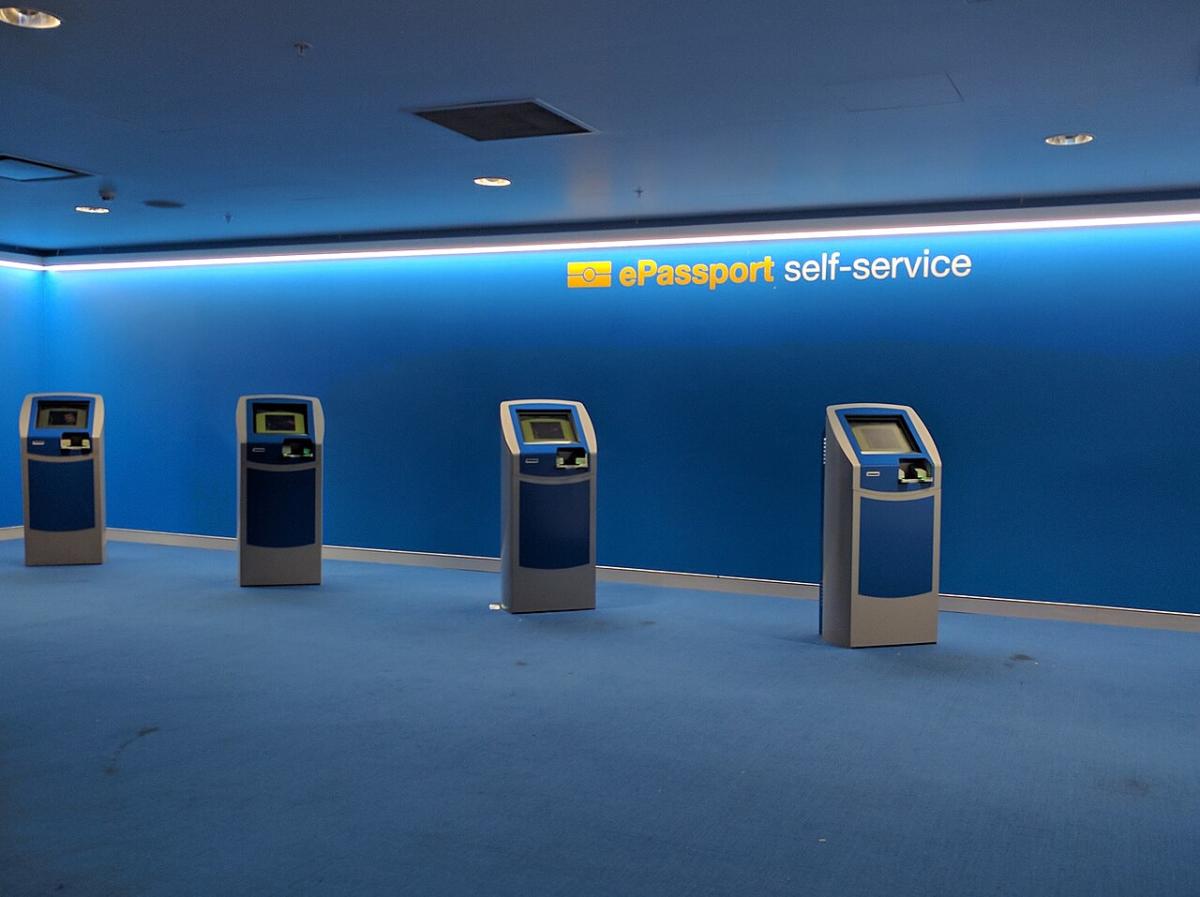 Cổng SmartGate tự phục vụ hộ chiếu tại khu nhập cảnh sân bay Sydney