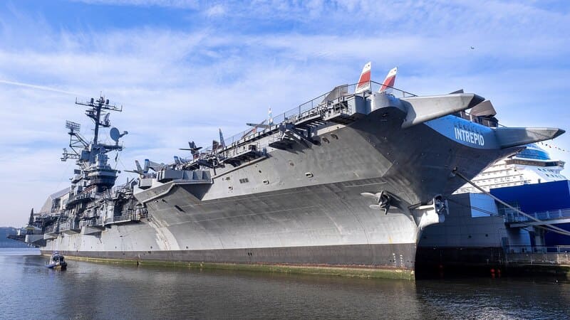 Tàu sân bay tại Bảo tàng Intrepid New York