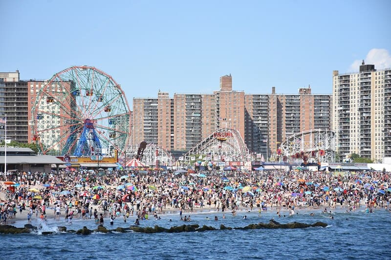 Bãi biển và khu vui chơi Coney Island New York