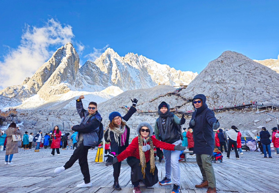 Núi Tuyết Ngọc Long - Hoàng Việt Travel