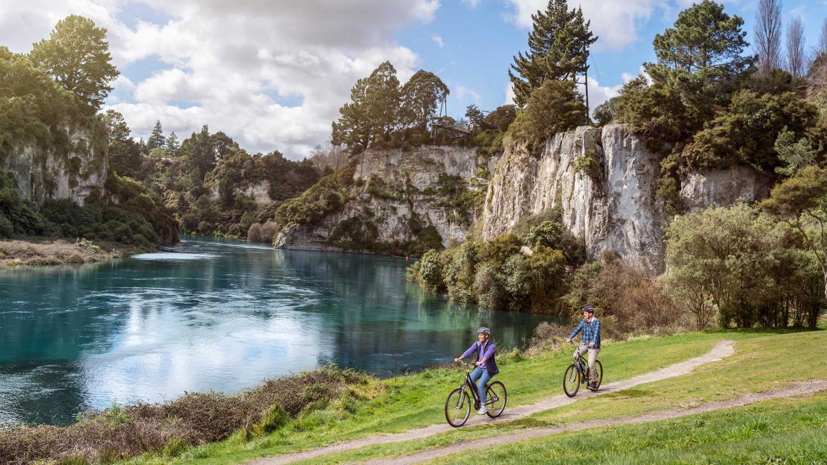 Lạc lối trước vẻ đẹp thanh bình của hồ Taupo New Zealand - Fantasea Travel