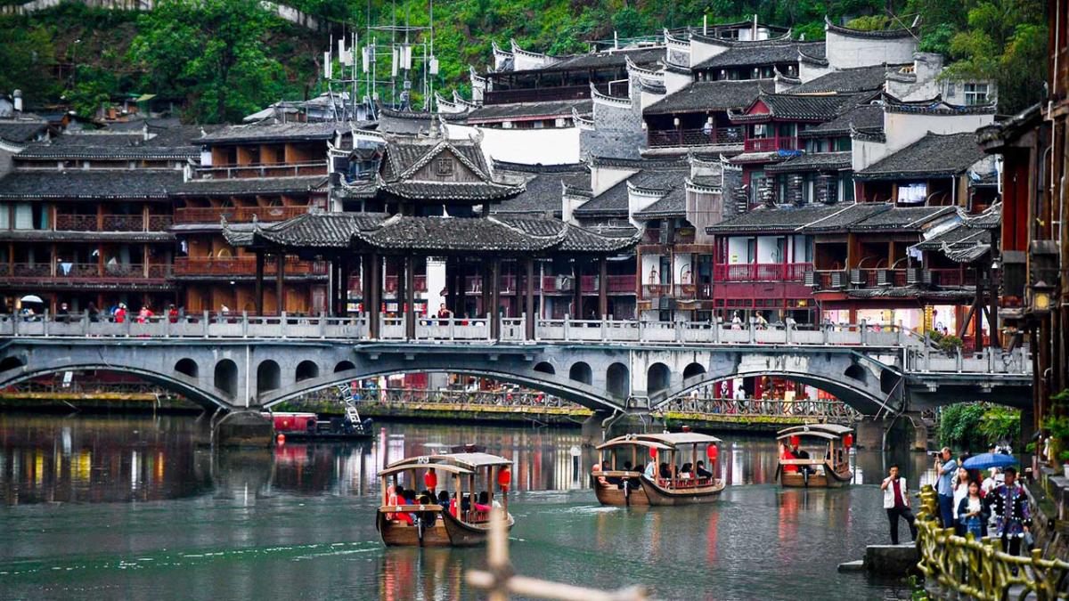 Tour Phượng Hoàng Cổ Trấn - Trương Gia Giới 6 ngày 5 đêm