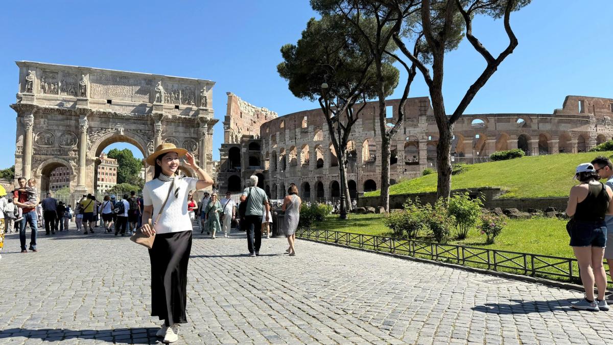 Tour Châu Âu Tết 2026 - Hoàng Việt Travel